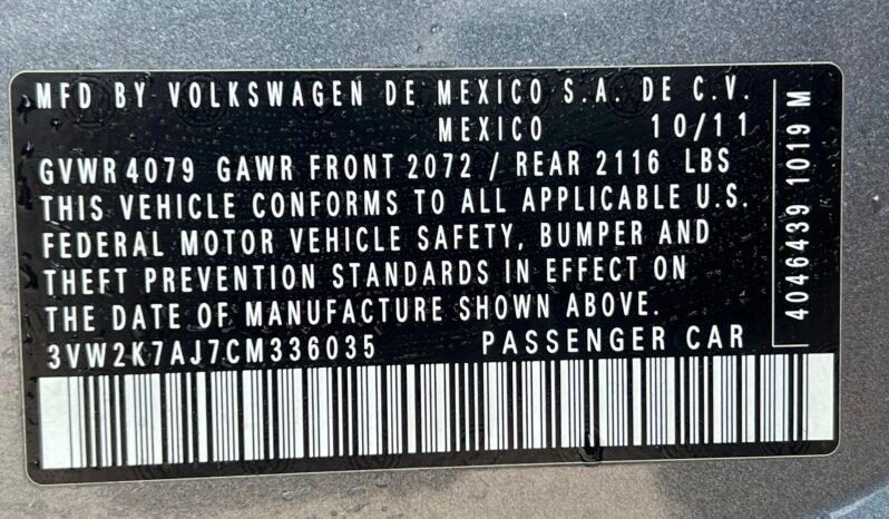 
								Volkswagen Jetta 2012 full									