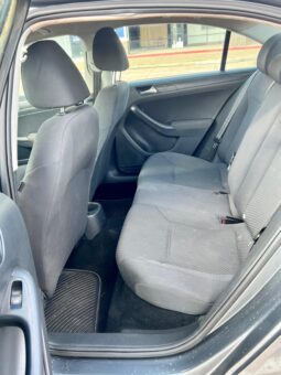 
										Volkswagen Jetta 2012 full									