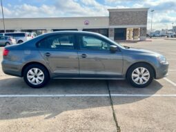 
										Volkswagen Jetta 2012 full									