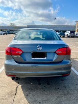 
										Volkswagen Jetta 2012 full									
