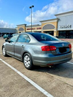 
										Volkswagen Jetta 2012 full									