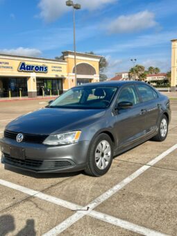 
										Volkswagen Jetta 2012 full									