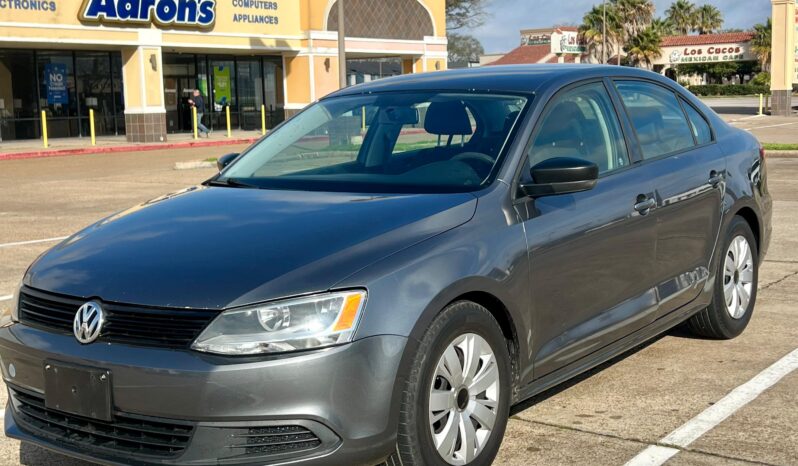 
								Volkswagen Jetta 2012 full									