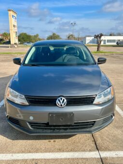 
										Volkswagen Jetta 2012 full									